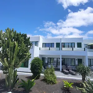 https://gueldera-apartments.in-canary-islands.com