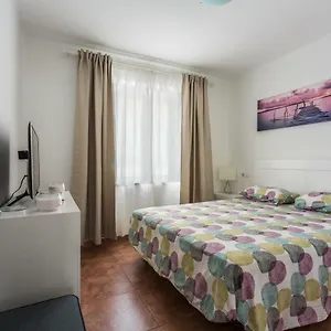 https://pearl.in-canary-islands.com